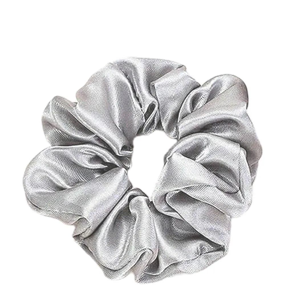 Scrunchie Xuxinha de Cetim Cinza Claro