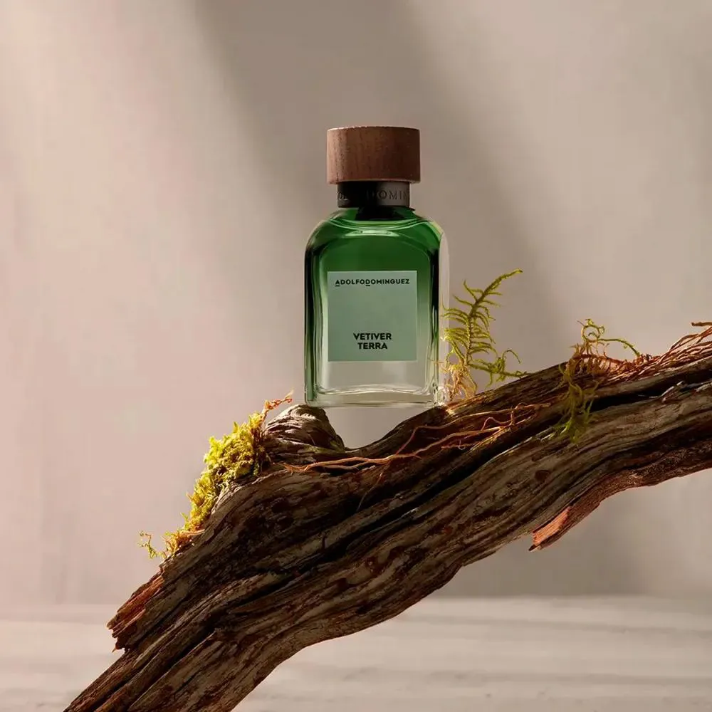 KIT ADOLFO DOMINGUEZ - VETIVER TERRA MAN EAU DE PARFUM 120ML + EAU DE PARFUM 10ML + DESODORANTE SPRAY 150ML