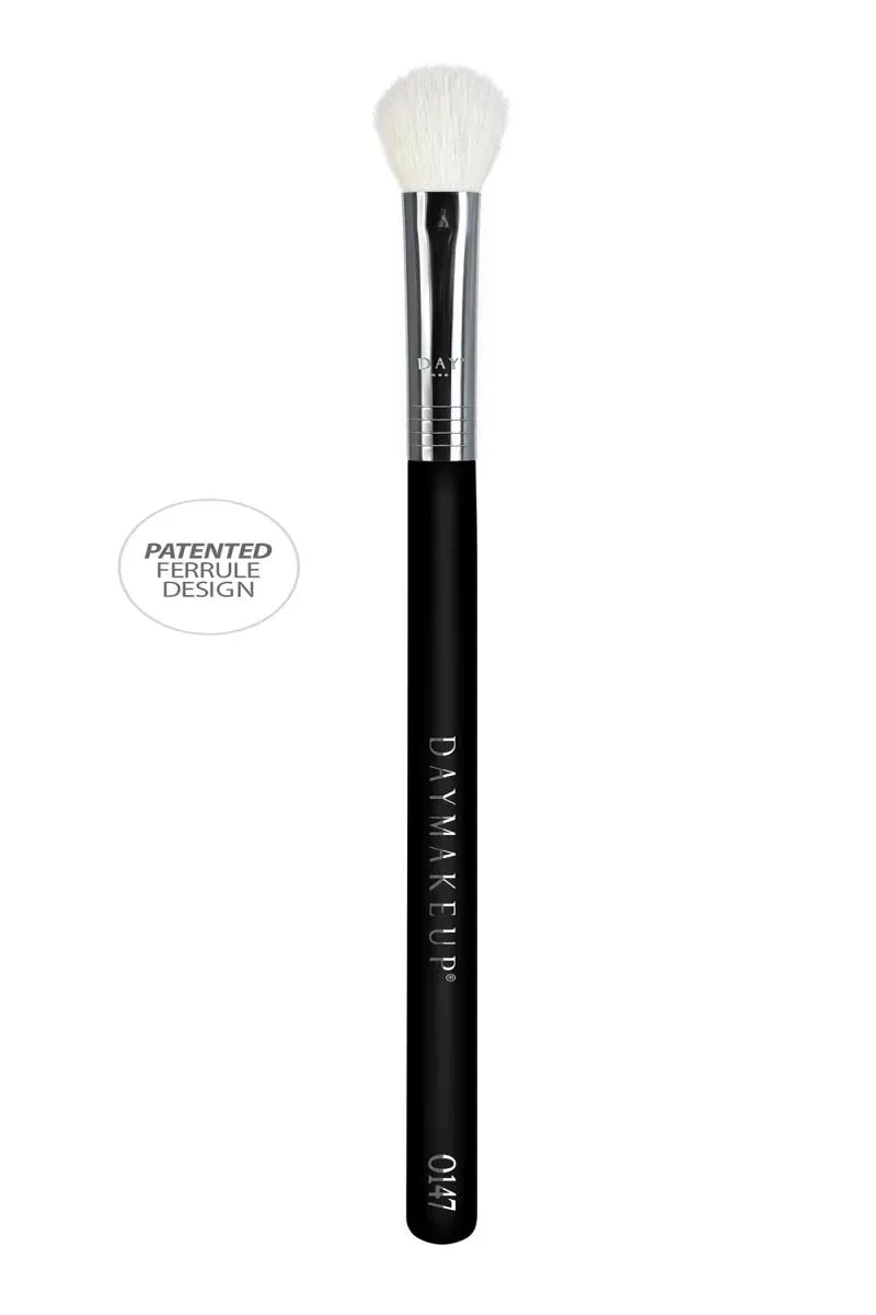 PINCEL DE SOMBRA OVAL, SHAPED EYESHADOW BRUSH 0147  - DAYMAKEUP