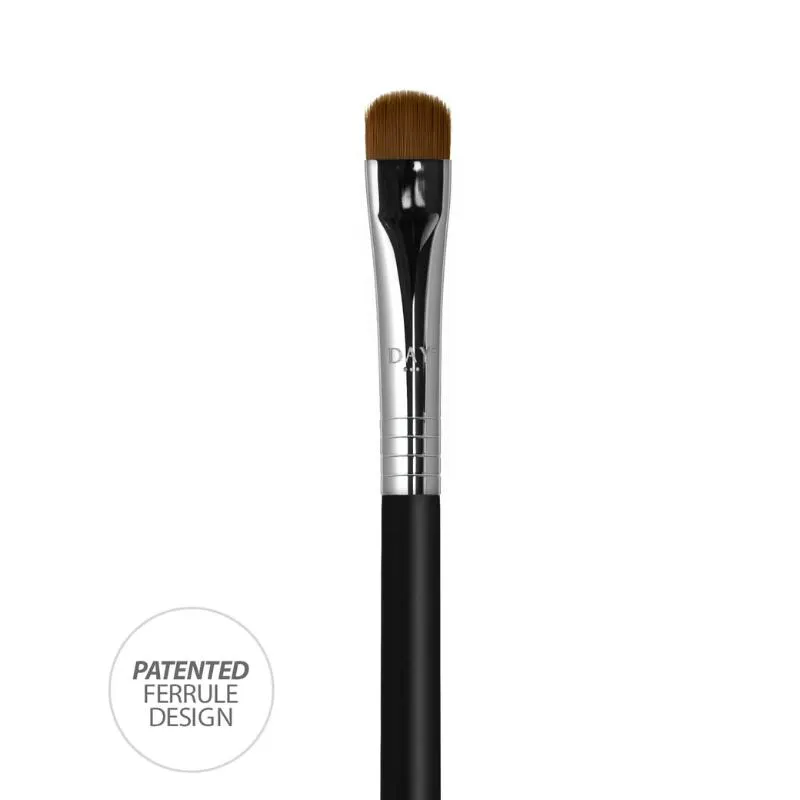 DAYMAKEUP PINCEL CUT CREASE FIRME O113