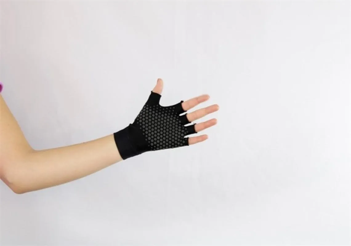 LUVA CURTA ANTIDERRAPANTE COM PROTEçãO UV - PRETO - G
