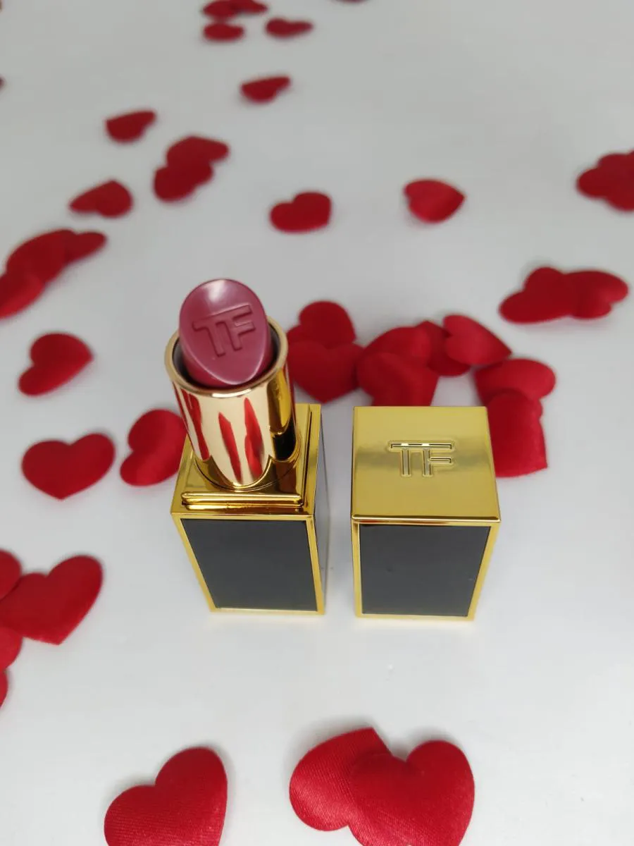 Batom Tom Ford Matte Tubo Preto - 69 Night Mauve
