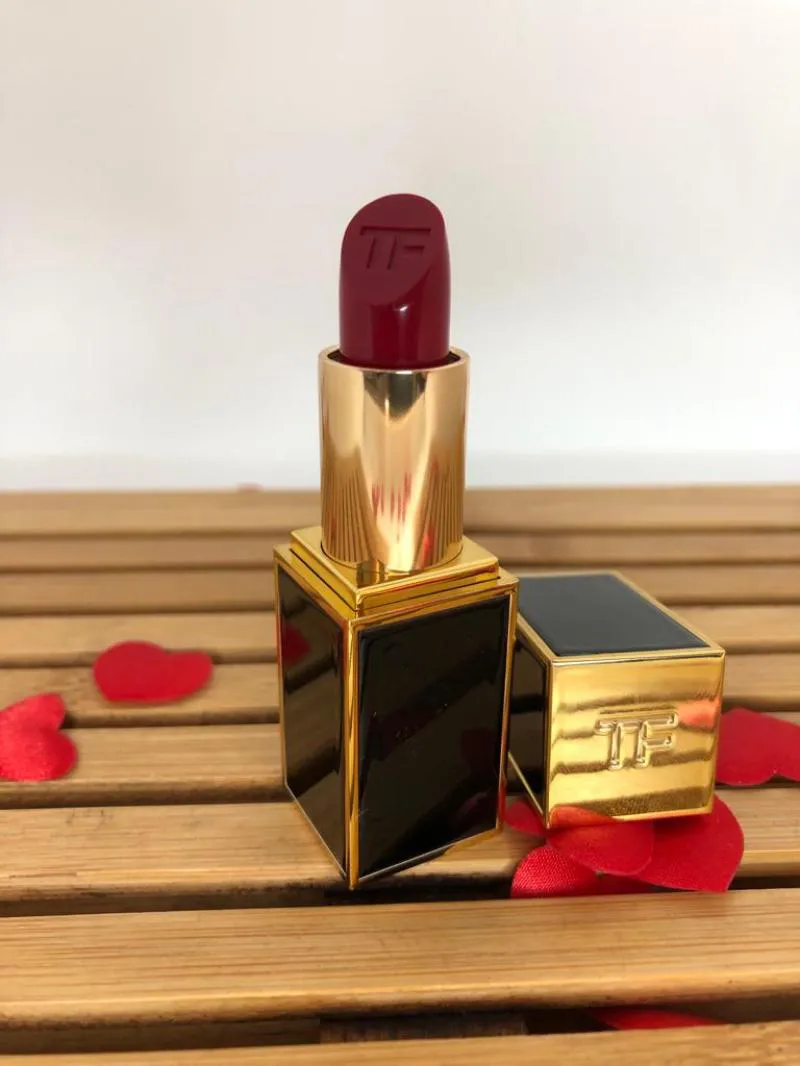 Batom Tom Ford Matte Tubo Preto - 10 Cherry Lush